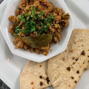 Chicken Qeema Aaloo with 2 Roti